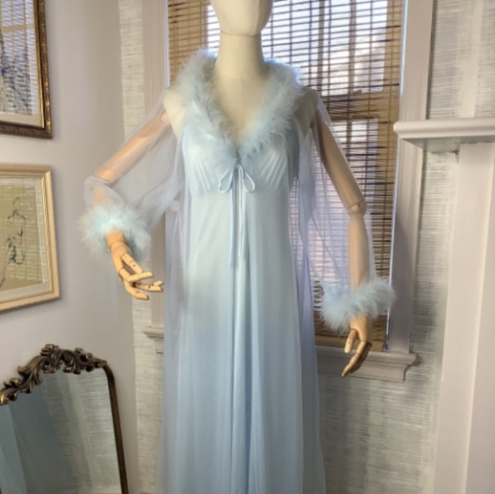 Vtg Frederick's of Hollywood Pegnoir set